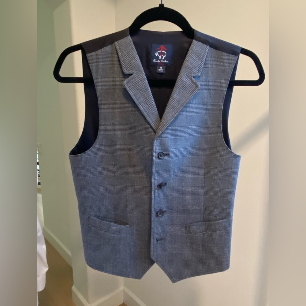 Boys. Brooks Brothers. Size 14. Vest.